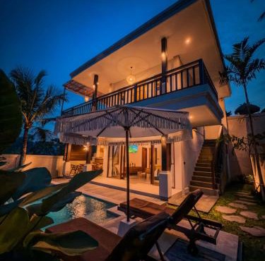 Private Villa with Pool, Bathtub, Rice Field & Jungle Views in Ubud