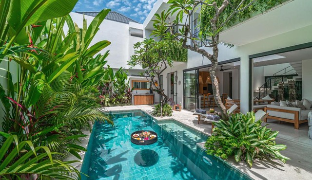 Puri Senang - Modern Pool Villa, 6 Mins to Berawa Beach & Finns in Canggu