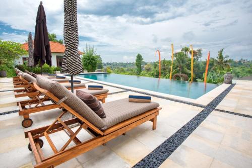 Quiet Luxury Paradise Fab Staff Lebah Villas Central Ubud