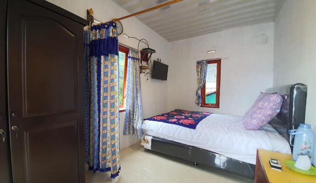Rambutan Homestay in Huta Mariah