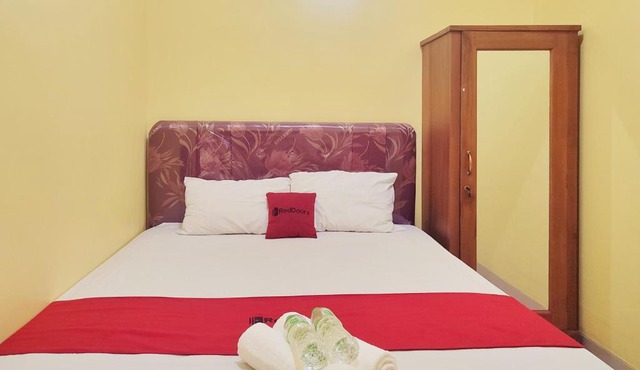 RedDoorz at Mangga Residence near Exit Toll Banyumanik Semarang in Semarang