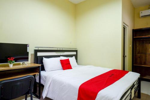 RedDoorz @ Jalan Bali Cilacap in Gumilir