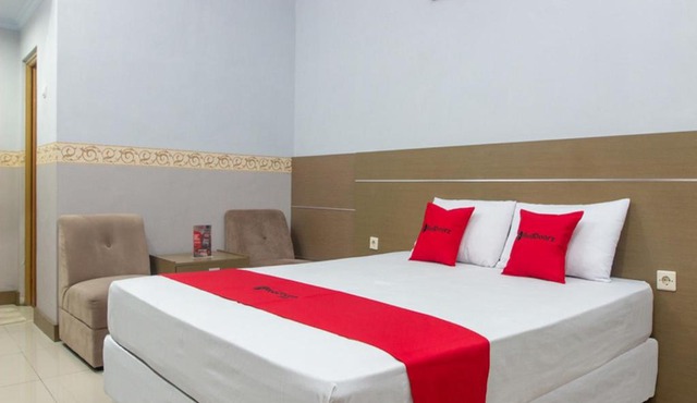 RedDoorz near Goa Panggung in Pangandaran