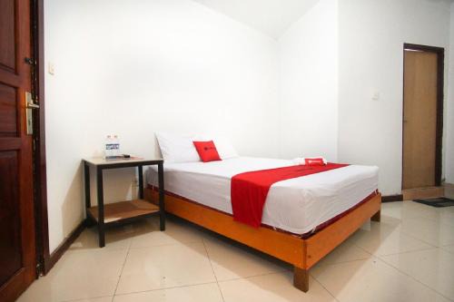RedDoorz near Mal Abepura in Jayapura