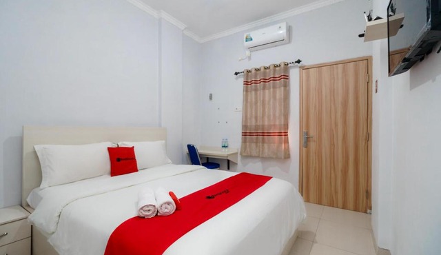 RedDoorz near Pantai Barat Pangandaran 2 in Pangandaran