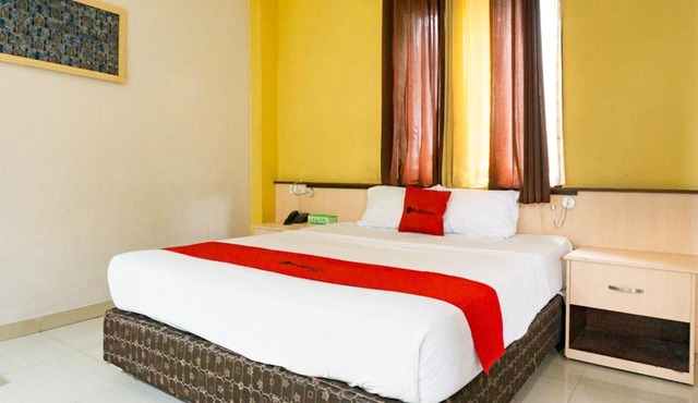 RedDoorz near Pelabuhan Jayapura in Jayapura