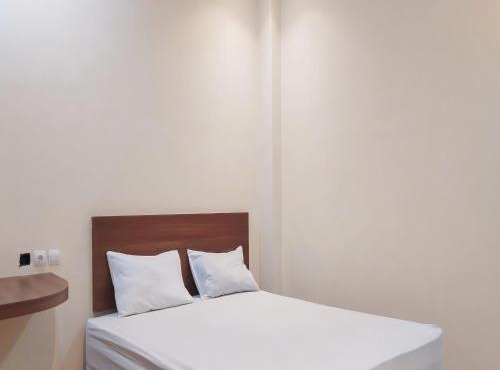 RedDoorz near Plaza Asia Tasikmalaya in Padayungan