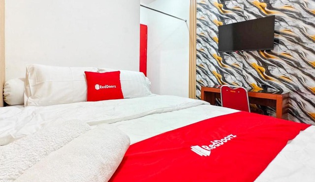 RedDoorz near RSUD dr Soewandhie 3 in Surabaya