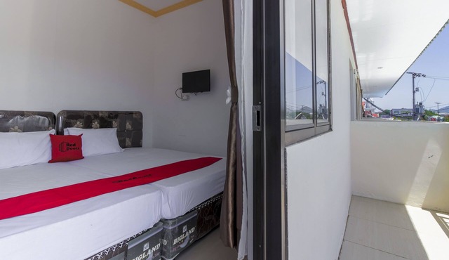 RedDoorz near Sam Ratulangi Airport in Manado