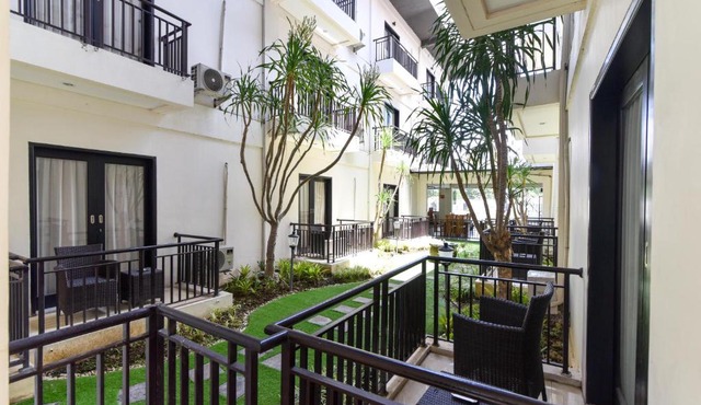RedDoorz Plus near Mall Bali Galeria 2