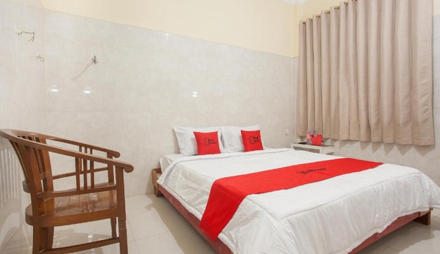 RedDoorz Syariah At Sedati in Sidoarjo