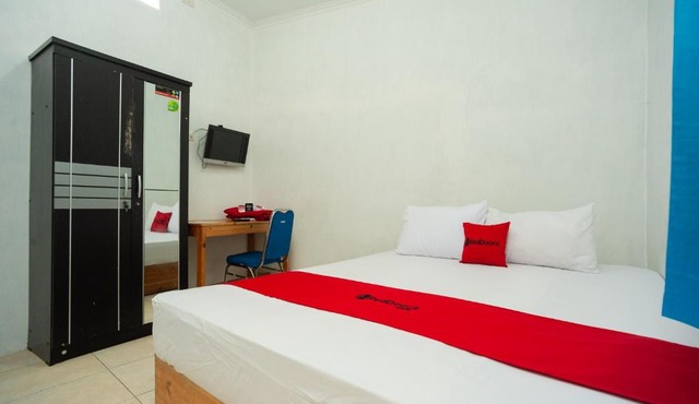 RedDoorz Syariah @ Jalan KH. Mas Mansur Lampung in Tanjungkarang