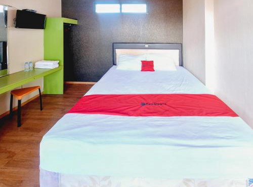 RedDoorz Syariah near Lippo Plaza Batu in Batu