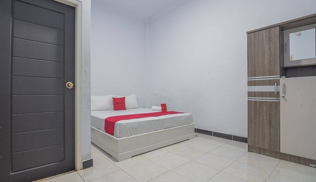 RedDoorz Syariah near Ramayana Mall Tarakan in Tarakan