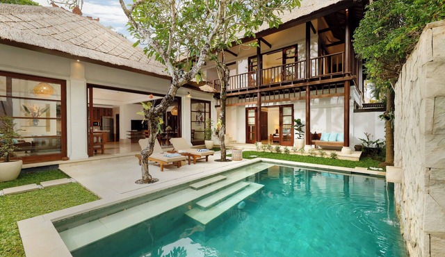 Relaxing Retreat 3BR Pool Villa Steps to Beach
