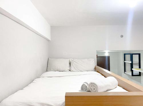 Restful and Well Designed Studio Transpark Juanda Bekasi Timur Apartment By Travelio in Bekasi