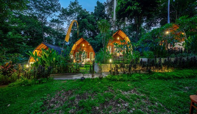 Riverside Jungle Bungalow - Infinity Pool, Yoga & Adventures - A Ubud Retreat in Sukawati
