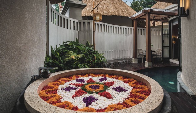 Romantic 1BR Retreat with Outdoor Bathtub