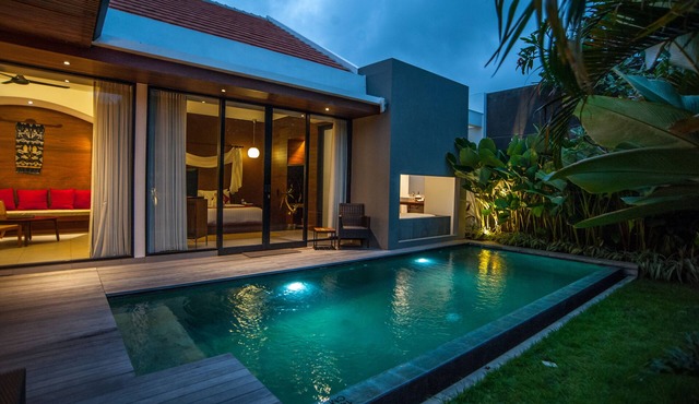 Romantic one bedroom private pool villa in the heart of Legian