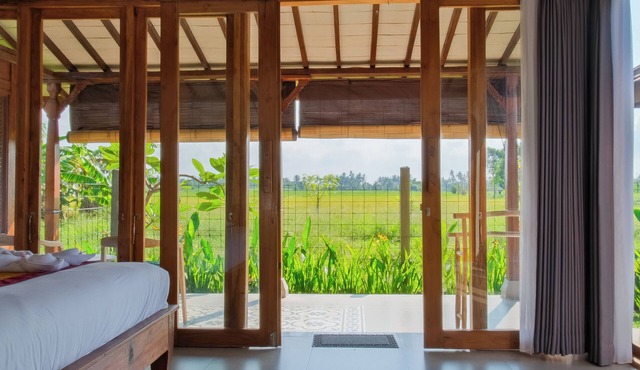 Rumah Tengah Sawah in Mambal