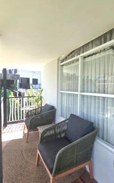 Rumah Tiana Cabin 1 With Balcony