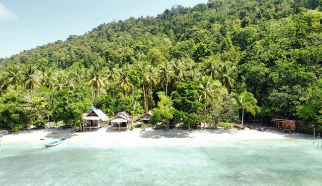 Sawedi homestay in Poelau Mansoear