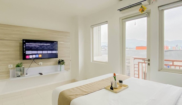 Serene 1Br For 2 Pax At Sentul Tower Apartment in Citaringgul