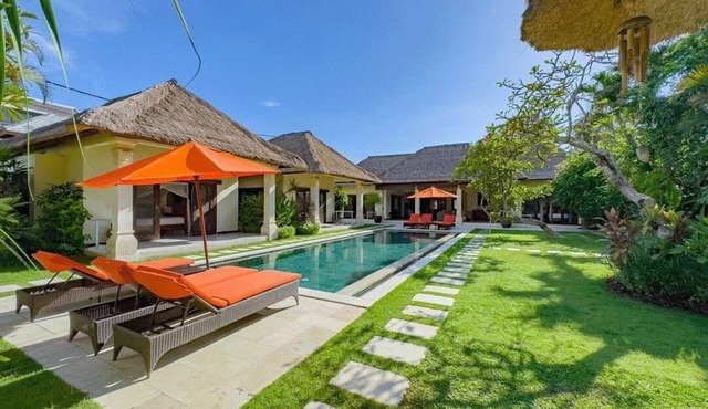 Spacious 4BR - Villa Santai - Central Seminyak in Badung