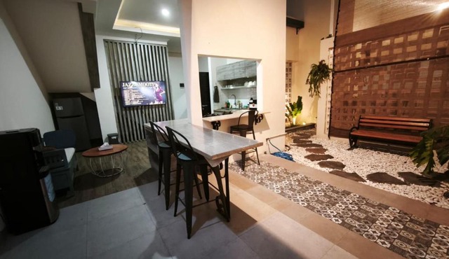 Stay at Prenggan Rumah 3 Kamar Tidur in Timuran