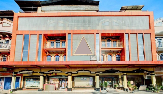 Stylish DBL Suite Escape W/Free WiFi and Parking in Batam
