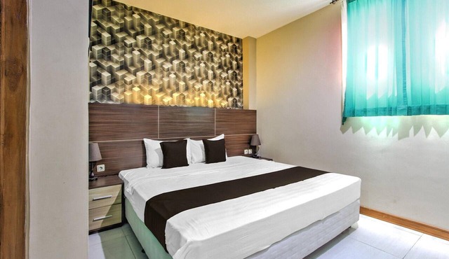 Stylish DBL Suite Escape W/Free WiFi and Parking