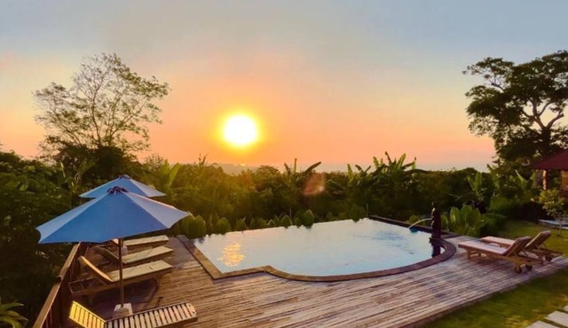 Sunset Hill Lembongan