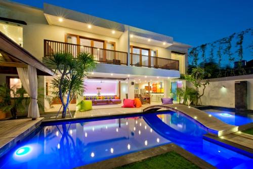 True Colors Villa 6BR in Legian