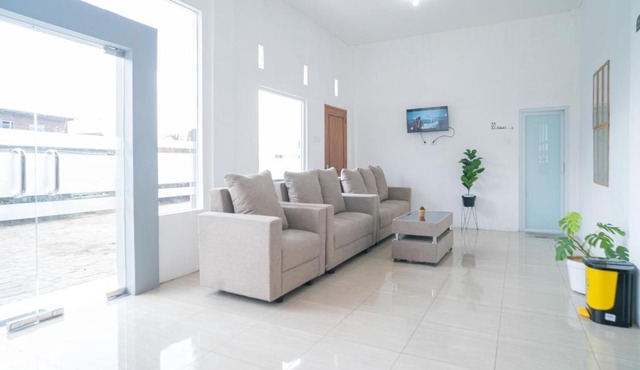 Urbanview Hotel Sky Batu Malang by RedDoorz in Punten