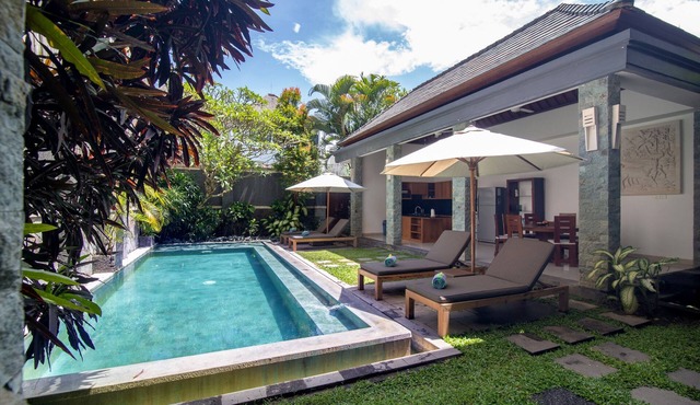 Verano 2,4-8BR sleeps 8-16 mins walk to Echo Beach in Canggu