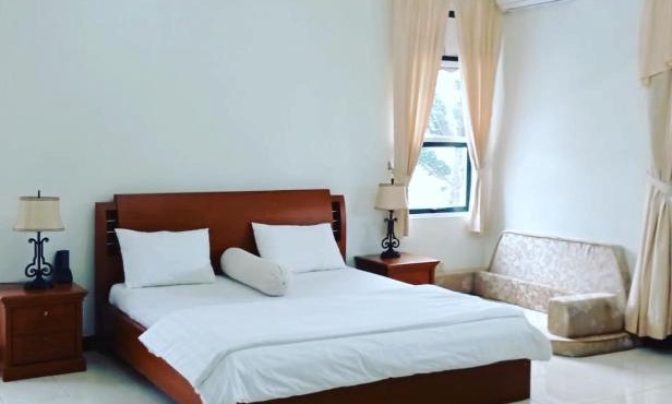 Villa 5 kamar kota bunga in Cikujang