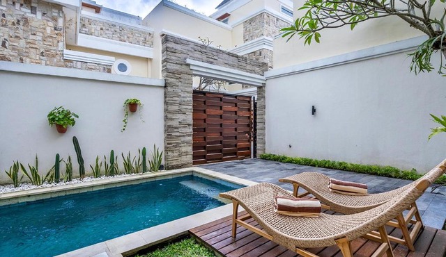 Villa Arsy - 2BR Private Oasis with Pool & Rooftop