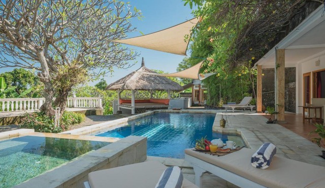 Villa Dinding Batu