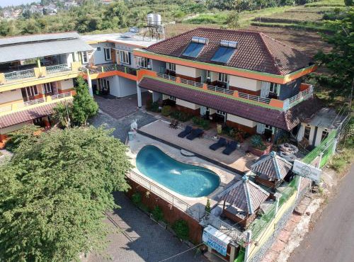 Villa Panderman Indah in Batu