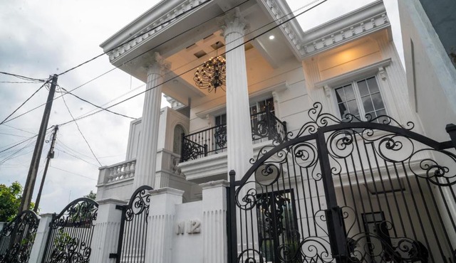 Villa putih balitsa in Bandung