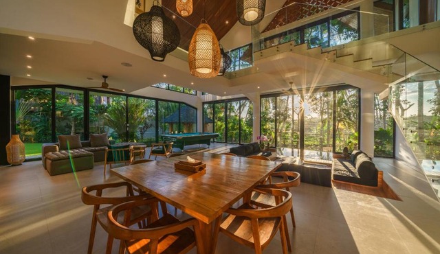 Villa Satiya - Unique and stylish 4-bdr pool villa in Pererenan! in Canggu