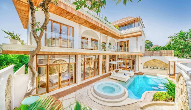 Villa Seoul 8BDR Jacuzzi Sauna Icebath Cinema Gym in Bali