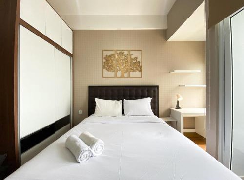 Warm and Cozy Studio at Vasanta Innopark Apartment By Travelio in Cikarang
