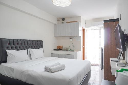 Warm and Tidy Studio at Cinere Resort Apartment By Travelio in Depok
