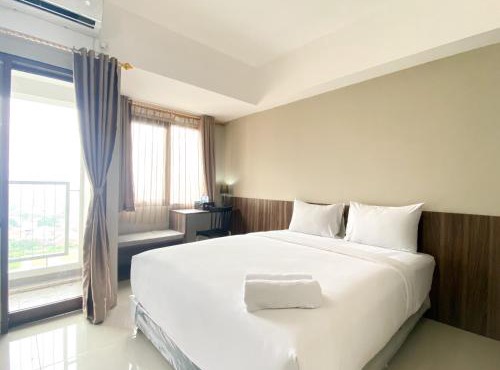 Well Furnished and Cozy Studio at Gateway Park LRT City Jatibening Apartment By Travelio in Bekasi