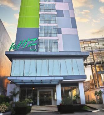 Whiz Hotel Cikini Jakarta