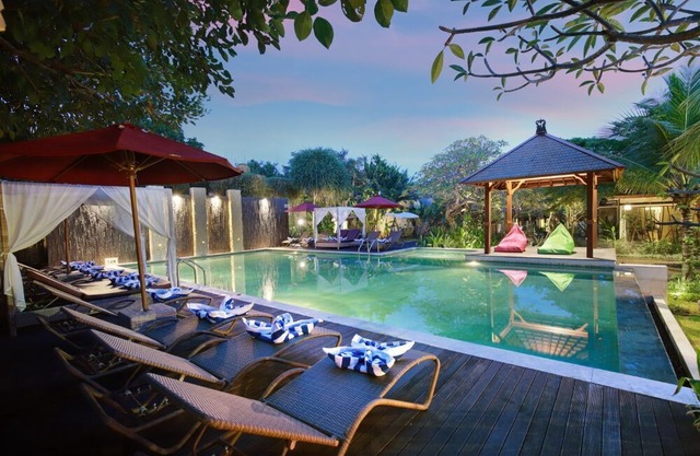 1 BR Suite Villa with a private pool, FREE return airport transfers