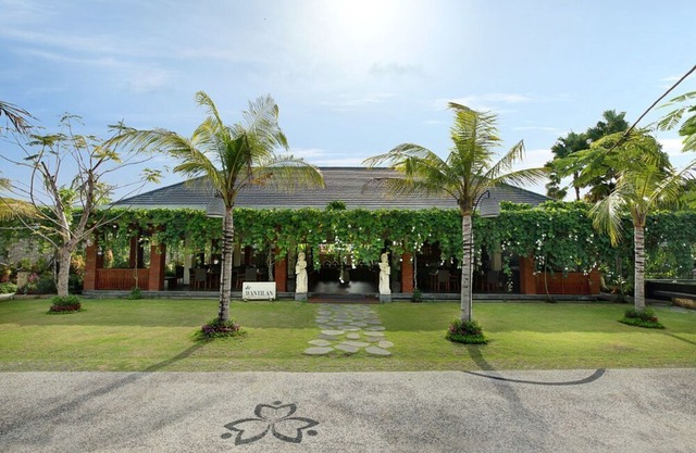 1 BR Suite Villa with a private pool, FREE return airport transfers