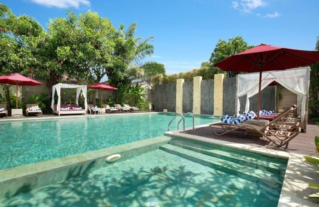 1 BR Suite Villa with a private pool, FREE return airport transfers