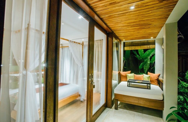 Absolute 4 Bedroom Beach Front Villa in Pabean Beach;